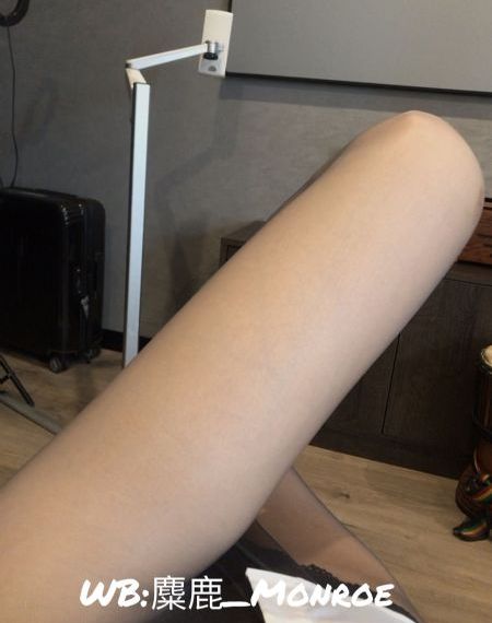 我和寡妇房东在做爰hd