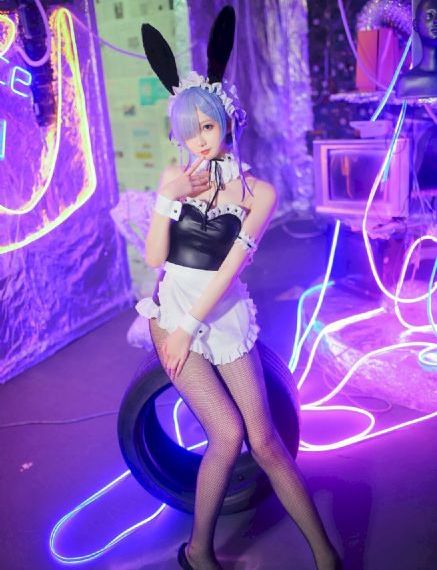 一枝梨花压海棠电影