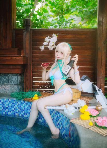 年轻的女教师电影